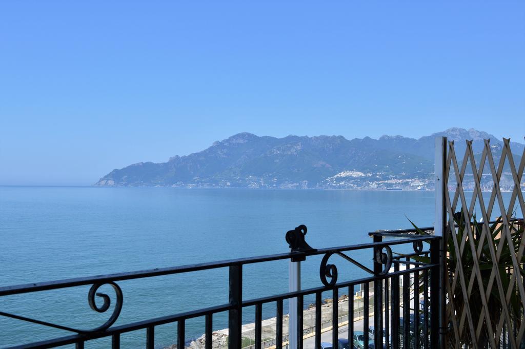 B&B Fronte Del Mare Salerno Exterior foto